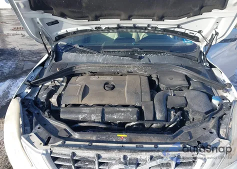 2010 Volvo Xc60 3.2 z USA, uszkodzony, nr VIN YV4960DL9A2116083